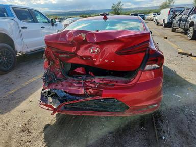 Вид 2020 HYUNDAI ELANTRA SEL, угол 6