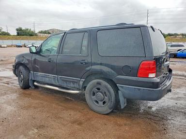 Vue de 2004 FORD EXPEDITION XLS, angle 2