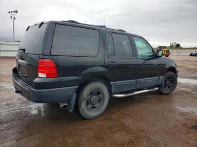 Vue de 2004 FORD EXPEDITION XLS, angle 3