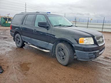 Vue de 2004 FORD EXPEDITION XLS, angle 4
