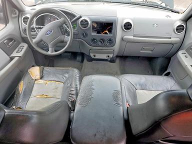 Vue de 2004 FORD EXPEDITION XLS, angle 8
