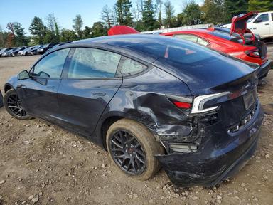 Vista de 2024 TESLA MODEL 3, ángulo 2