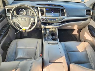 Vista de 2017 TOYOTA HIGHLANDER XLE, ángulo 8