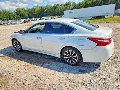 Вид 2017 NISSAN ALTIMA 2.5 SV, угол 2
