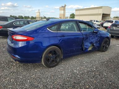 منظر 2016 FORD FUSION SE، زاوية 3