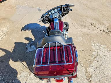 Vue de 2014 HARLEY-DAVIDSON FLHTK ELECTRA GLIDE ULTRA LIMITED, angle 6