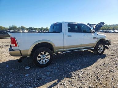 منظر 2014 RAM 2500 LONGHORN، زاوية 3