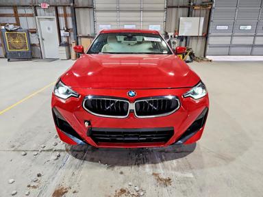 Vista de 2022 BMW 230I, ángulo 5