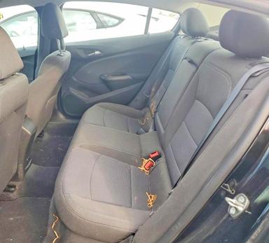 Vue de 2018 CHEVROLET CRUZE LT, angle 10