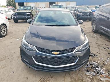 Vue de 2018 CHEVROLET CRUZE LT, angle 5