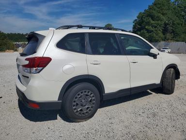 2021 SUBARU FORESTER PREMIUM view, angle 3