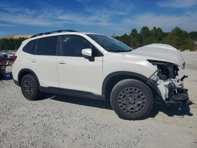 2021 SUBARU FORESTER PREMIUM view, angle 4