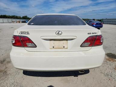 Vue de 2003 LEXUS ES 300, angle 6