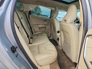 منظر 2013 VOLVO XC60 T6، زاوية 11