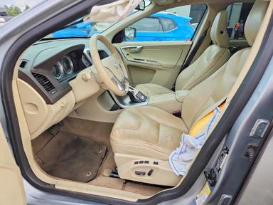 منظر 2013 VOLVO XC60 T6، زاوية 7