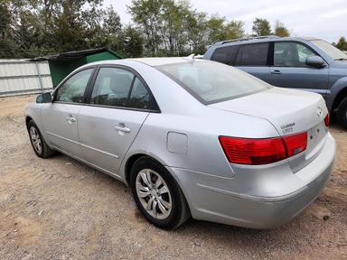 Vue de 2010 HYUNDAI SONATA GLS, angle 2