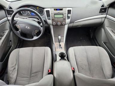 Vue de 2010 HYUNDAI SONATA GLS, angle 8