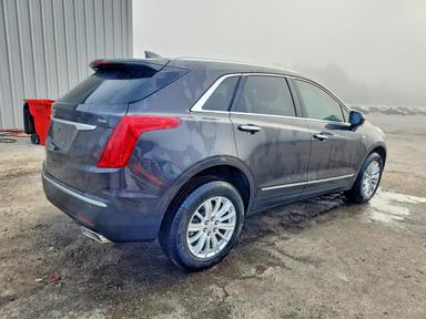 Vue de 2017 CADILLAC XT5, angle 3