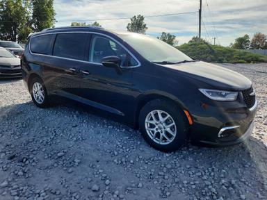 Vista de 2021 CHRYSLER PACIFICA TOURING L, ángulo 4