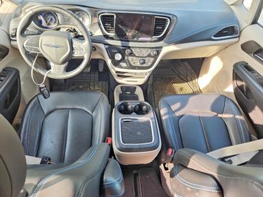 Vista de 2021 CHRYSLER PACIFICA TOURING L, ángulo 8