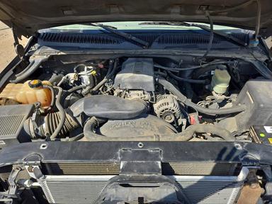 Vue de 2000 GMC NEW SIERRA C1500, angle 11