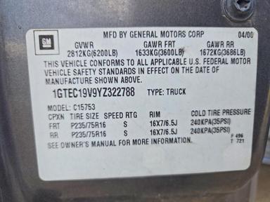 Vue de 2000 GMC NEW SIERRA C1500, angle 12