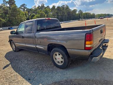 Vue de 2000 GMC NEW SIERRA C1500, angle 2