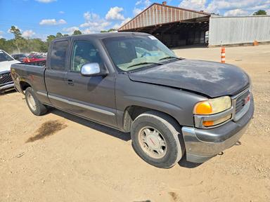 Vue de 2000 GMC NEW SIERRA C1500, angle 4