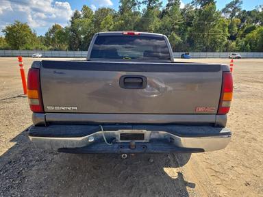 Vue de 2000 GMC NEW SIERRA C1500, angle 6