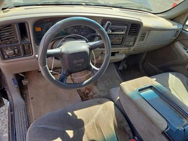 Vue de 2000 GMC NEW SIERRA C1500, angle 8