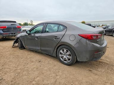 Vue de 2015 MAZDA 3 SPORT, angle 2