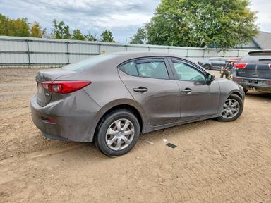 Vue de 2015 MAZDA 3 SPORT, angle 3