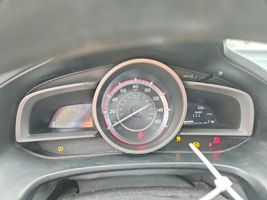 Vue de 2015 MAZDA 3 SPORT, angle 9