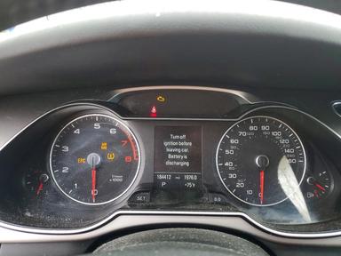 Vista de 2015 AUDI A4 PREMIUM, ángulo 9