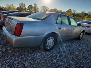 Vista de 2004 CADILLAC DEVILLE, ángulo 3