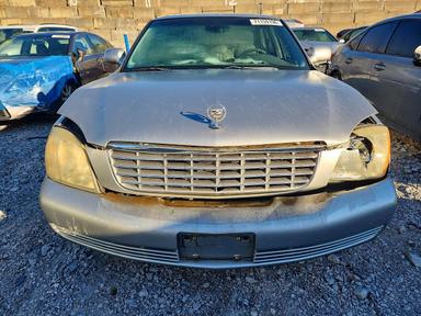 Vista de 2004 CADILLAC DEVILLE, ángulo 5