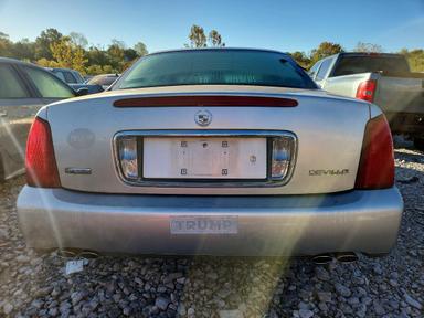 Vista de 2004 CADILLAC DEVILLE, ángulo 6