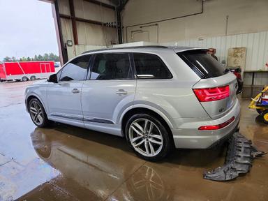 Vue de 2018 AUDI Q7 PRESTIGE, angle 2