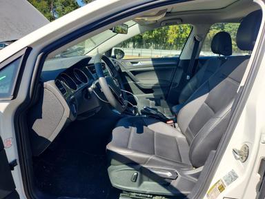 Vista de 2021 VOLKSWAGEN GOLF, ángulo 7