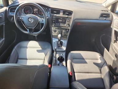 Vista de 2021 VOLKSWAGEN GOLF, ángulo 8