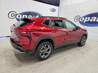 Vue de 2025 CHEVROLET TRAX 1LT, angle 3