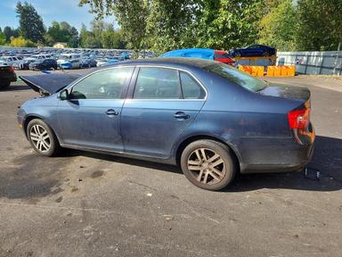 Vista de 2006 VOLKSWAGEN JETTA 2.5, ángulo 2