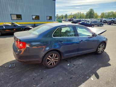 Vista de 2006 VOLKSWAGEN JETTA 2.5, ángulo 3