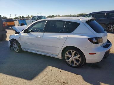 Vue de 2009 MAZDA 3 S, angle 2