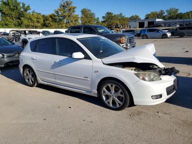 Vue de 2009 MAZDA 3 S, angle 4