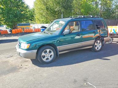 Vue de 1999 SUBARU FORESTER S, angle 1