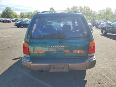 Vue de 1999 SUBARU FORESTER S, angle 6