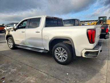 منظر 2021 GMC SIERRA C1500 DENALI، زاوية 2