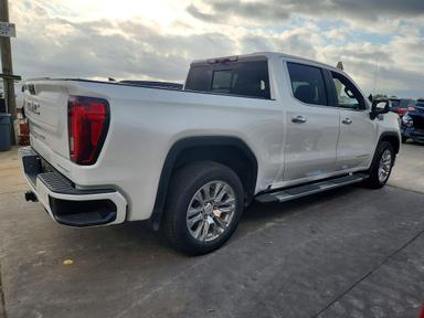 منظر 2021 GMC SIERRA C1500 DENALI، زاوية 3