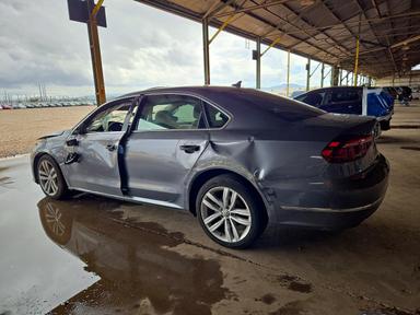 Vedere 2018 VOLKSWAGEN PASSAT SE, unghi 2